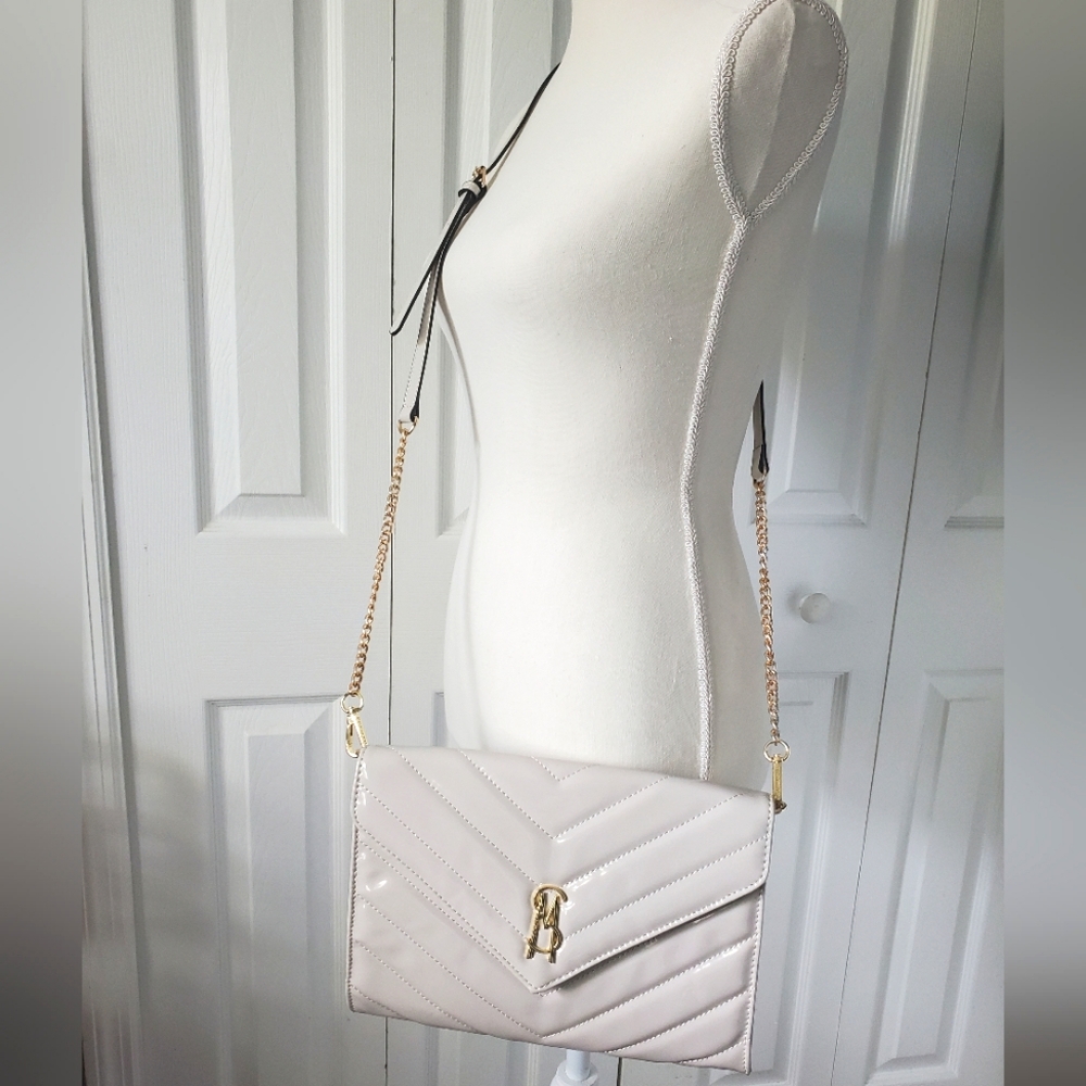 Steve Madden, Briley Patent Clutch - Picture 4 of 8